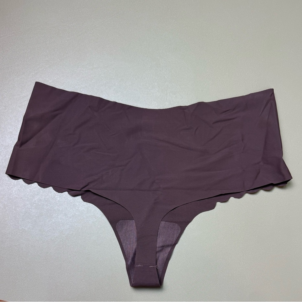 Women’s Seamless Thong Underwear No Show Stretch Panties NWOT Five Pairs - Picture 4 of 5